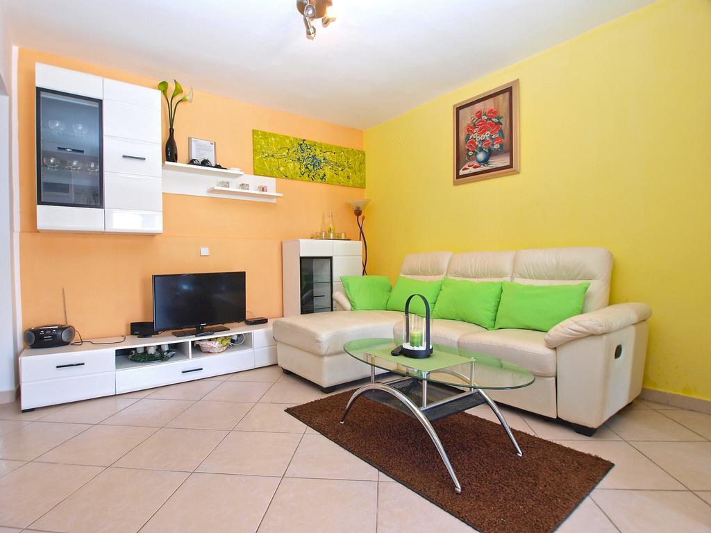 Tereza 1352 Appartement Pula